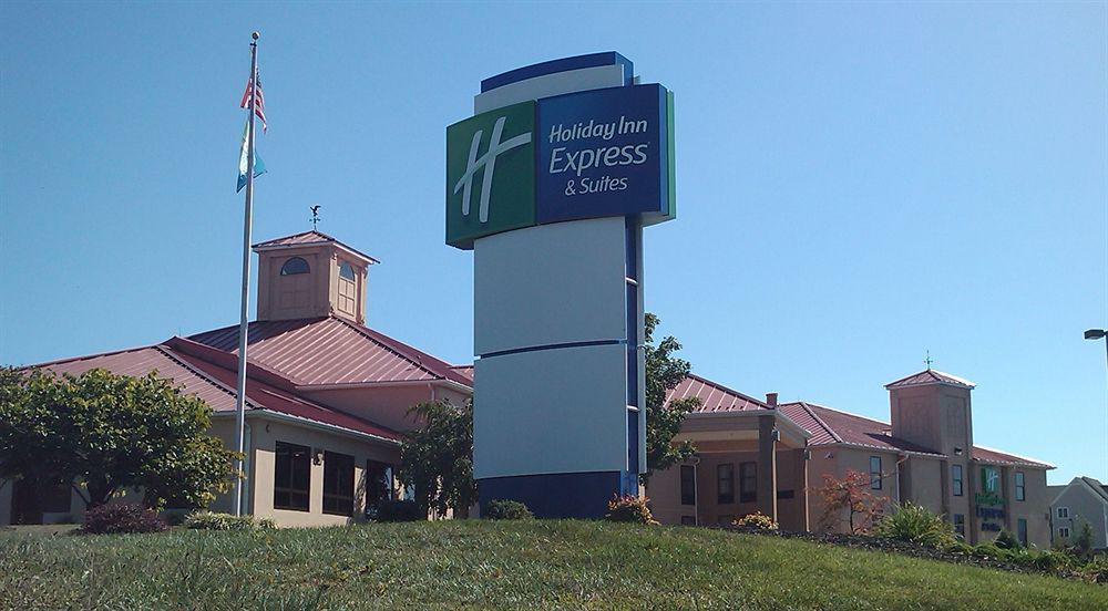 Wingate By Wyndham Waynesboro Hotel Exterior photo