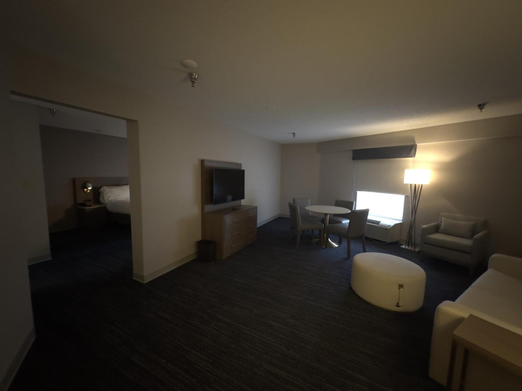 Wingate By Wyndham Waynesboro Hotel Exterior photo